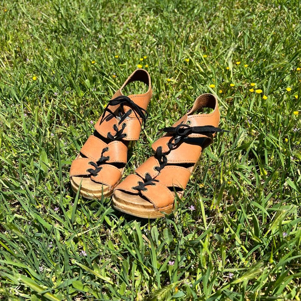 No. 6 store clogs lace up brown clogs size 36